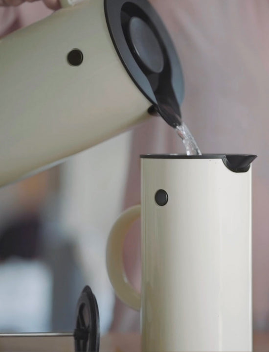 Stelton 890 8 EM77 Electric Kettle Sand 3 Lifestyle